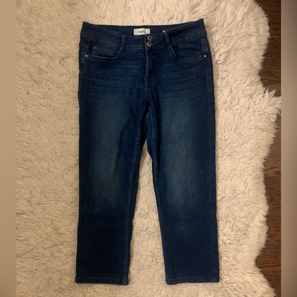 Curvy Hugh rise capri jeans